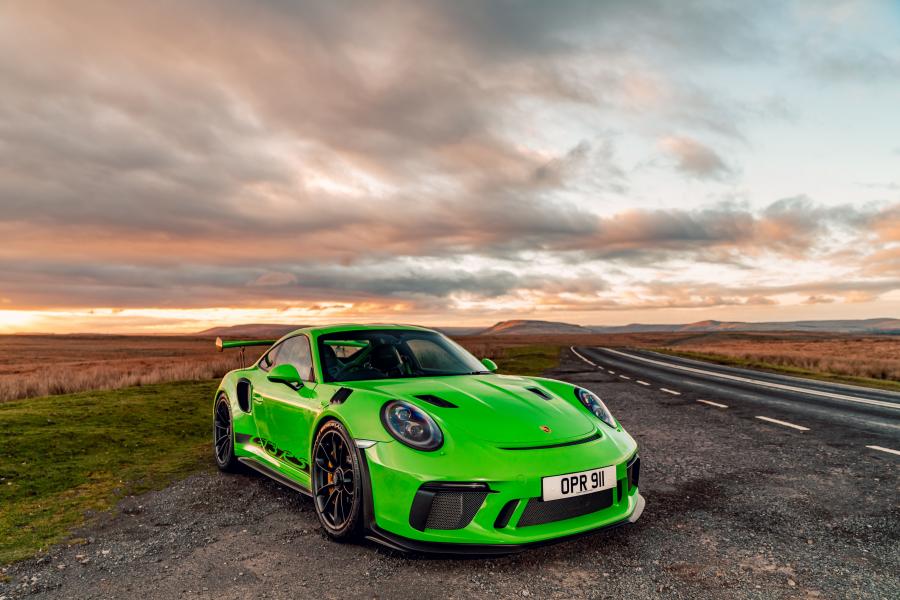  Porsche 911 GT3 RS (991) 2018 года  (UK) (фото 11 из 39)